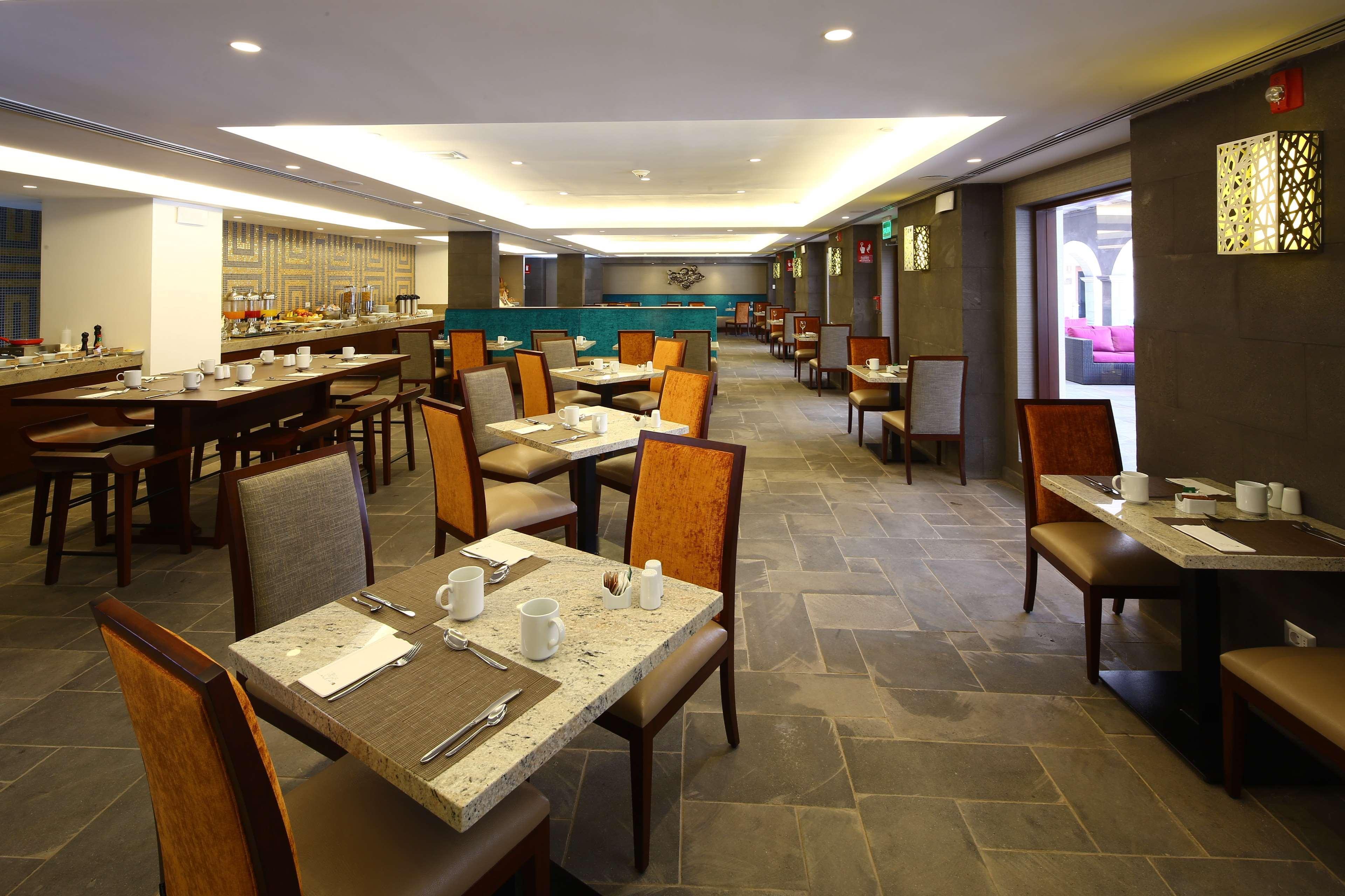 Hilton Garden Inn Cuzco Buitenkant foto